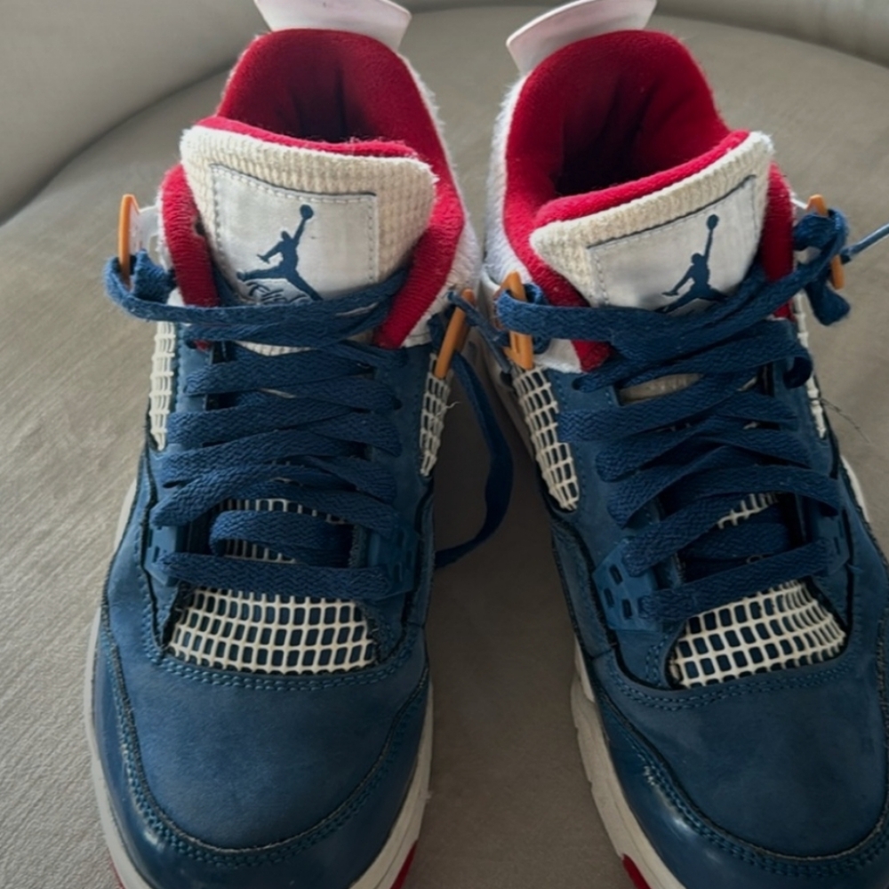 The messy room Jordan 4
